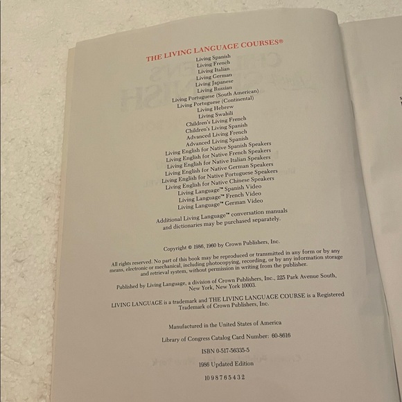 Children's Living Spanish Language picture dictionary illustrated lesson book - Picture 10 of 15